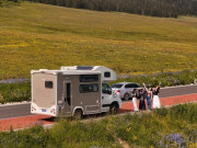 Lifestyle - Khách Việt chi 70 triệu thuê "nhà di động", du lịch Trung Quốc suốt 1 tháng