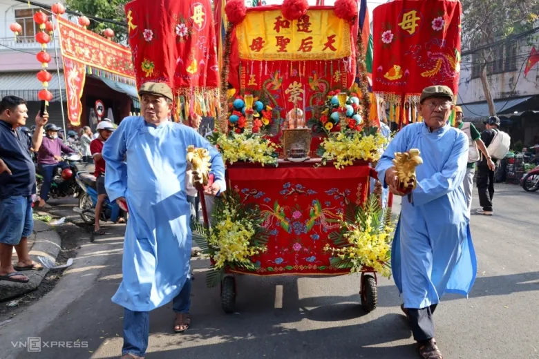 Lễ Nghinh thần. Ảnh: Phước Tuấn