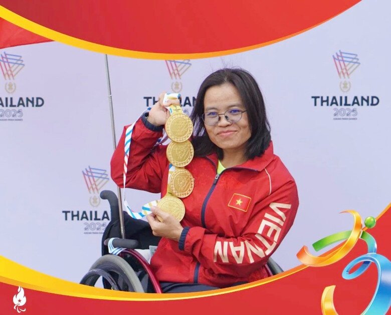 Bảng thành tích của Hằng được nối dài với những tấm huy chương