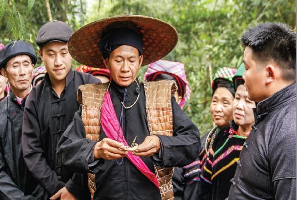 Người Pu Pép Đi “Cướp Giọng Gà” Vào Đầu Năm Mới