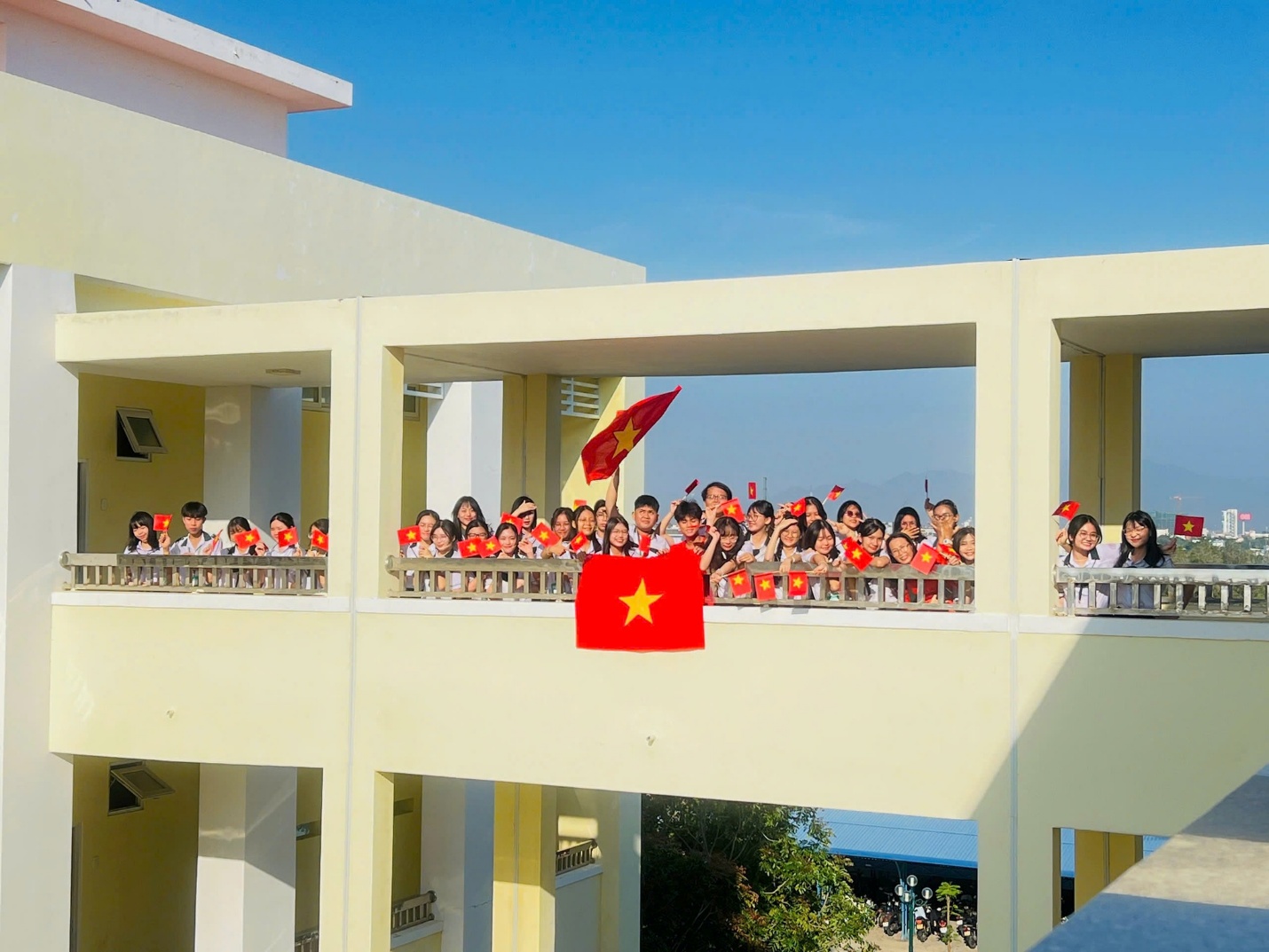 Ngôi trường hiện đại, luôn được đầu tư đổi mới