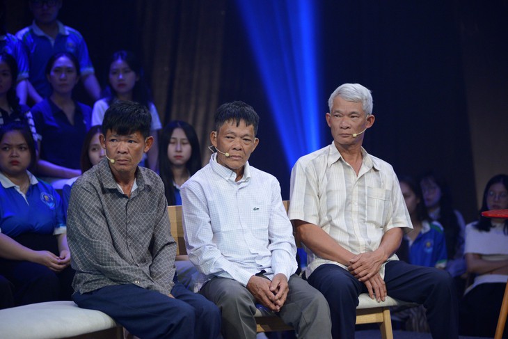 Ông Hà cùng các anh em trong gia đình “nhận nhầm” bao năm