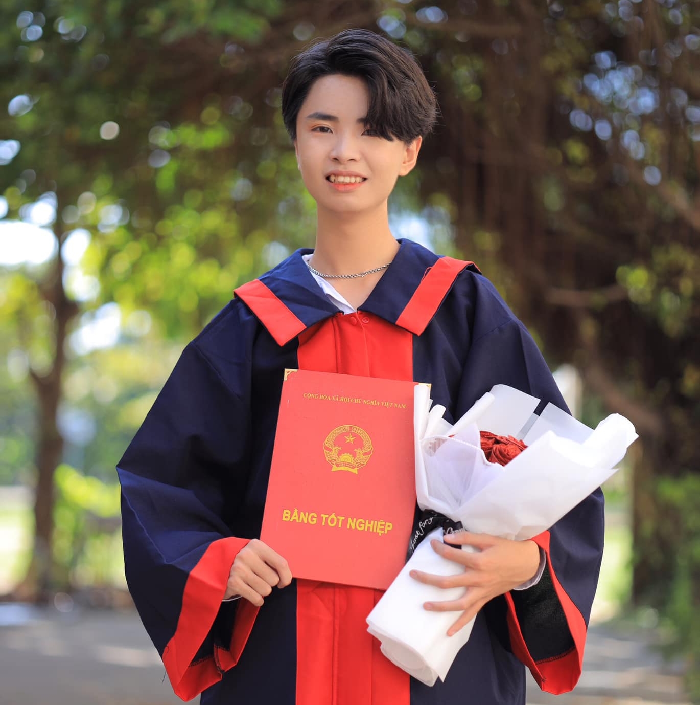 Huy Thành đã gặt hái nhiều thành tích cả trong học tập và hoạt động đoàn thể