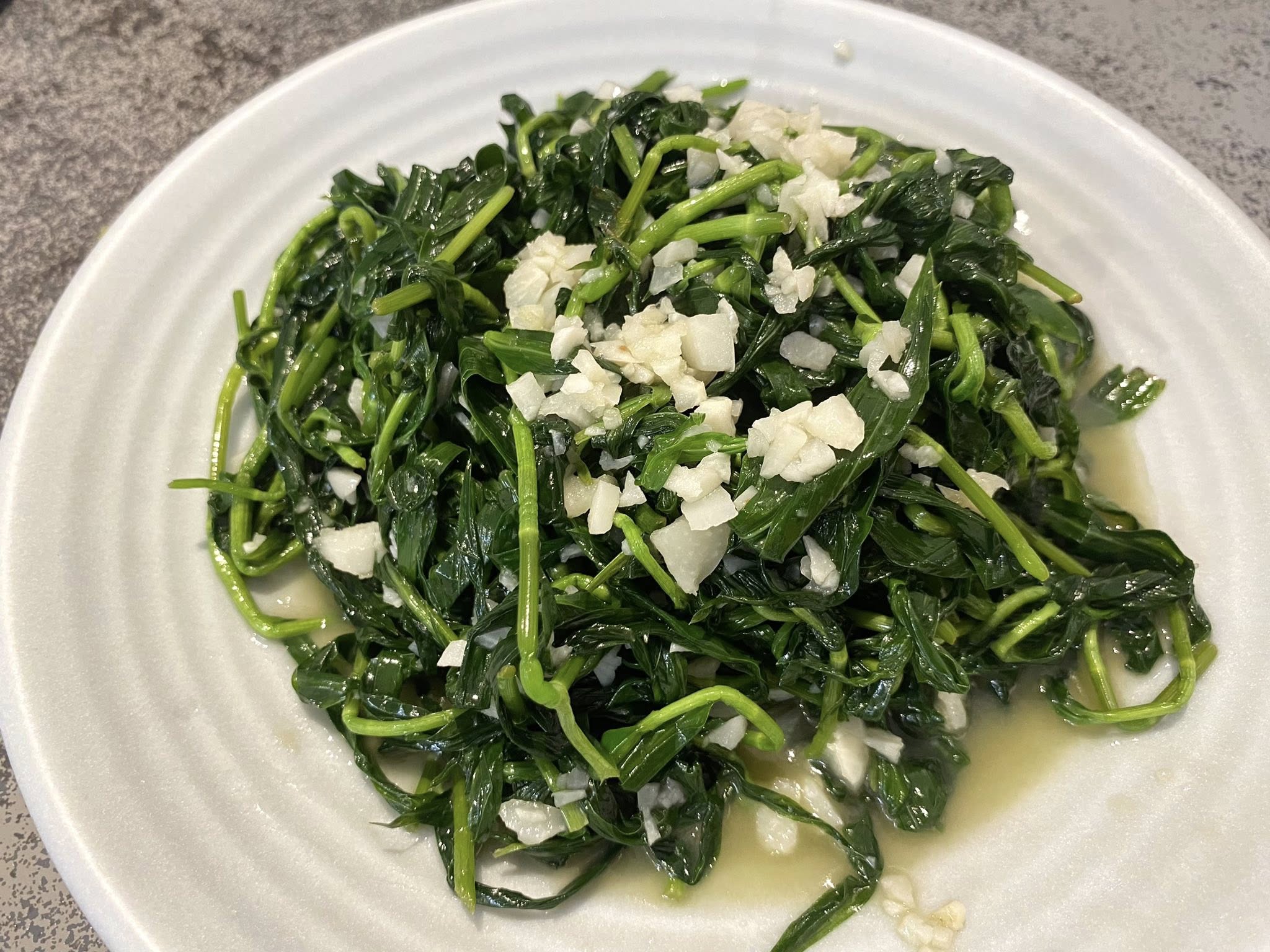 Rau trai xào tỏi cực ngon, lạ miệng lại rất cuốn cơm