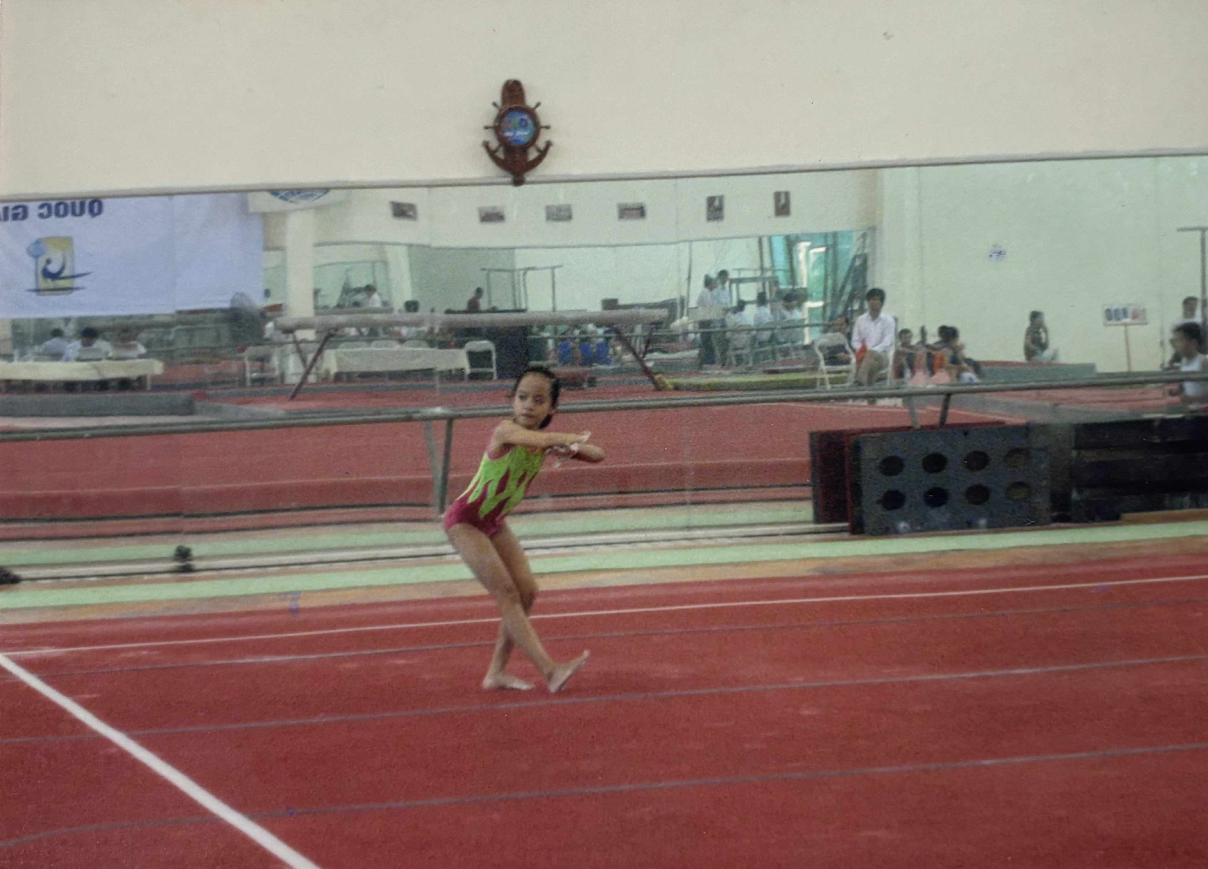 Anh Thư từng là vận động viên nhí môn thể dục dụng cụ