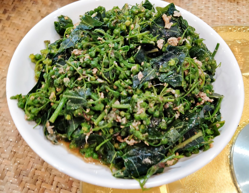 Các món từ lá ngón còn được đưa vào trong thực đơn của các nhà hàng để tiếp đãi khách du lịch