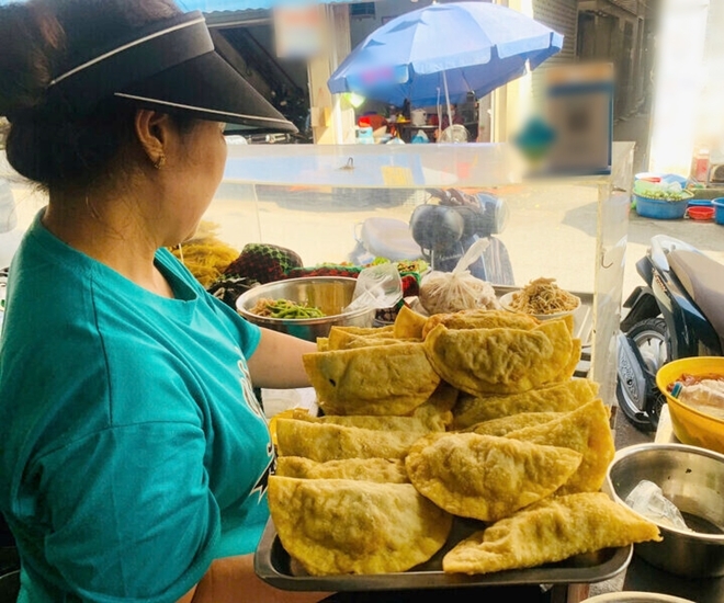 Chợ Cố Đạo, khu chợ có đủ mọi món ăn, thiên đường ẩm thực cho tín đồ ăn vặt với giá “nhỉnh” hơn đôi chút