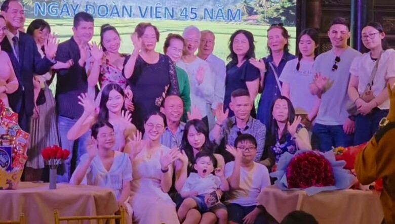 Đại gia đình trong ngày đoàn tụ 