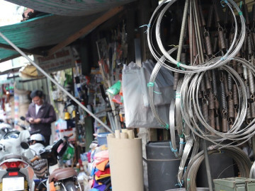 Khu chợ ở miền Tây hơn 30 năm bán một loại hàng, đàn ông ra vào tấp nập