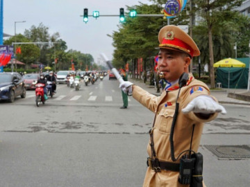 Hà Nội tạm cấm xe qua Quảng trường Cách mạng tháng Tám