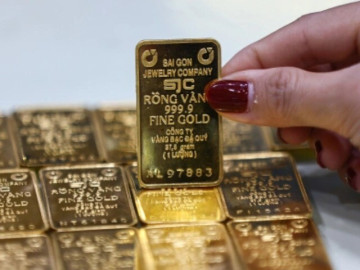 Giá vàng miếng SJC mất gần 20 triệu đồng trong 2 ngày, nhà đầu tư "khóc ròng"