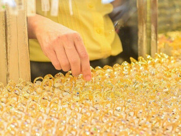 Giá vàng bạc tiếp đà giảm mạnh