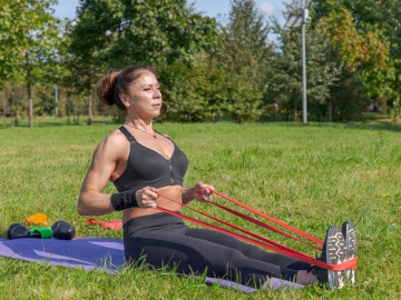 Sức khỏe - 6 bài tập ngắn giúp phục hồi cơ bắp nhanh hơn tập tạ sau tuổi 55