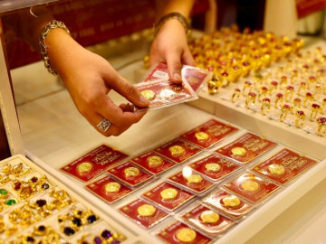 Giá vàng hôm nay (3/2): Tiếp đà "lao dốc", giảm 25 triệu đồng sau 3 ngày, đang hướng về mốc 150 triệu đồng/lượng