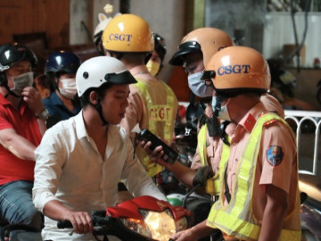 Tin tức - CSGT toàn quốc kiểm tra nồng độ cồn từ 10 giờ sáng mùng 1 Tết Bính Ngọ không ngại kiêng ngày Tết