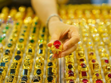 Giá vàng bật tăng mạnh