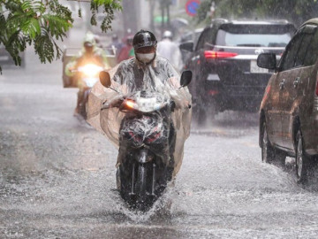 Ngày mai Hà Nội có thể mưa rào, có giảm nhiệt không và bao giờ hết nồm ẩm?