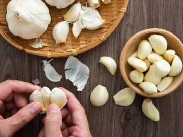 Sức khỏe - Điều gì xảy ra với cơ thể nếu thường xuyên ăn tỏi sống?