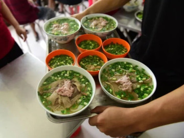 Ở TP HCM có 4 quán phở lâu đời, hút khách nhờ hương vị độc nhất, chủ quán “bảo thủ” không phục vụ rau thơm