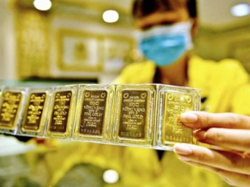 Giá vàng hôm nay mới nhất (2/3) tăng vọt: Nhà vàng vừa mở bán đã thông báo tạm hết hàng