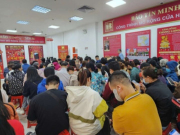 Giá vàng hôm nay mới nhất (4/3) giảm "không phanh": Khách mua 1 cây trở lên bị "nợ" vàng