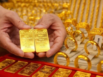 Tin tức - Giá vàng tiếp đà giảm mạnh