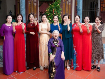 Tin tức - Sinh nhật tuổi 90, cụ bà ở Ninh Bình cầm hộp vàng tặng 5 con dâu, 4 con gái