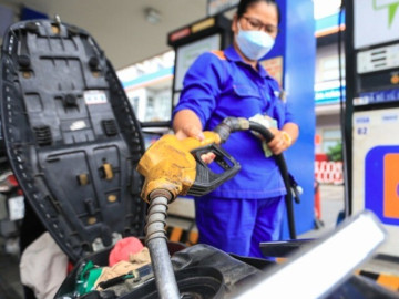 Dầu thô vượt 100 USD/thùng, dự báo giá xăng trong nước tiếp tục tăng