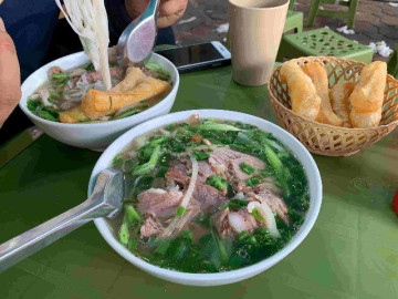 Hàng loạt quán phở, bún tại Hà Nội tăng giá, đắt thêm 3.000-5.000 đồng