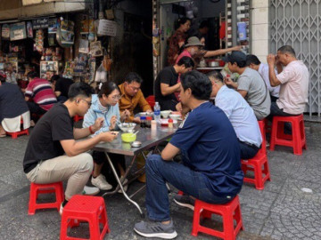 Chủ quán phở ở TPHCM quyết không tăng giá dù gas tăng gấp đôi