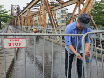 Cấm phương tiện qua cầu Long Biên 60 ngày, người dân di chuyển thế nào?