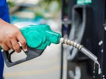 Giá xăng giảm gần 6.000 đồng/lít, xăng RON95 về mức 24.300 đồng