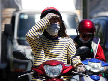 Nhiều nơi bước vào cao điểm nắng nóng, Hà Nội nhiệt cao 35 độ