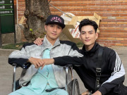 Clip Eva - Người mẫu Lý Công Chiều lần đầu xuất hiện trên xe lăn sau tai nạn lật xe ở Lào Cai: Hình ảnh khiến nhiều người nghẹn lòng