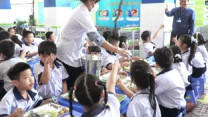 VIDEO: Sau sự cố Sago Food, trường tiểu học kiểm tra bếp ăn đột xuất