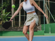 Clip Eva - Người phụ nữ ngã gục vì chơi pickleball giữa trời lạnh