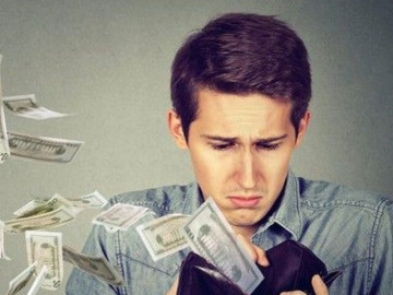 5 kiểu tiêu tiền vô tội vạ này khiến bạn khốn khổ về sau