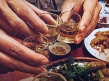 Bàn chân biến dạng, đau nhức dữ dội vì thói quen của nhiều đàn ông Việt