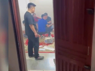 Cận cảnh hầm bí mật, có 4 lớp cửa thép tinh vi để tổ chức "sòng bạc"