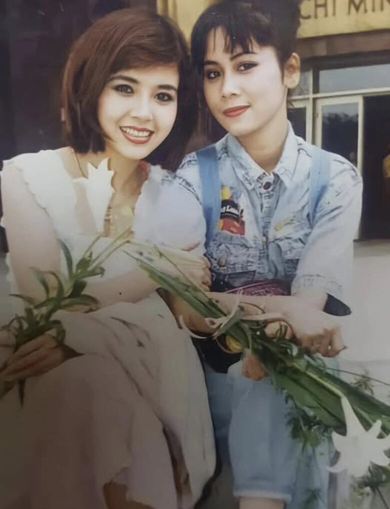 NSND Minh Hằng và NSND Lan Hương đều là 2 mỹ nhân đình đám Hà Nội xưa.