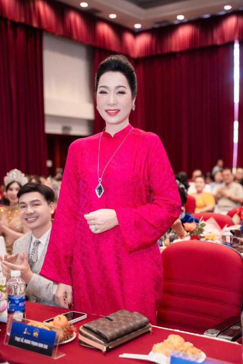 Á hậu đầu tiên của Việt Nam là NSND, sống với đại gia mấy chục năm amp;#34;không có cơ hội để ghenamp;#34; - 10