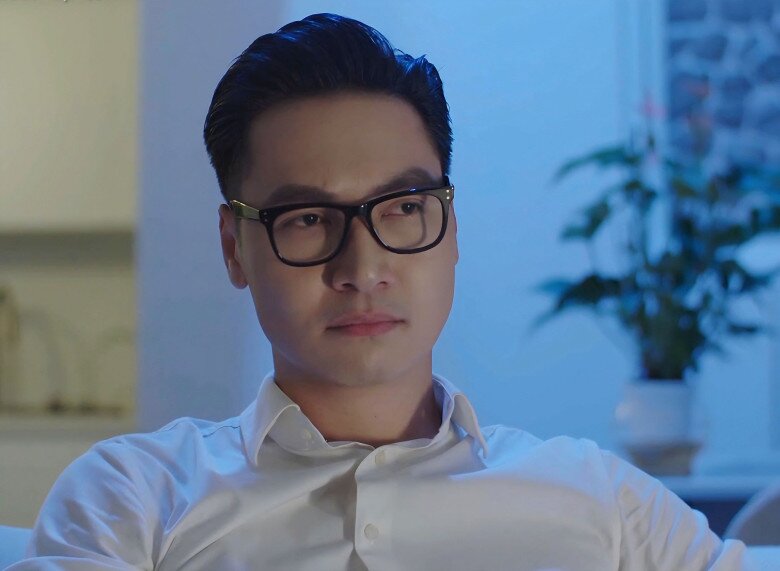 Trong phim truyền hình Lằn Ranh hiện đang phát sóng, Mạnh Trường vào vai Phạm Ngọc Triển.