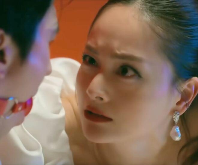 Lan Phương thể hiện nhiều phân cảnh gây sốc trong Đồng Hồ Đếm Ngược.