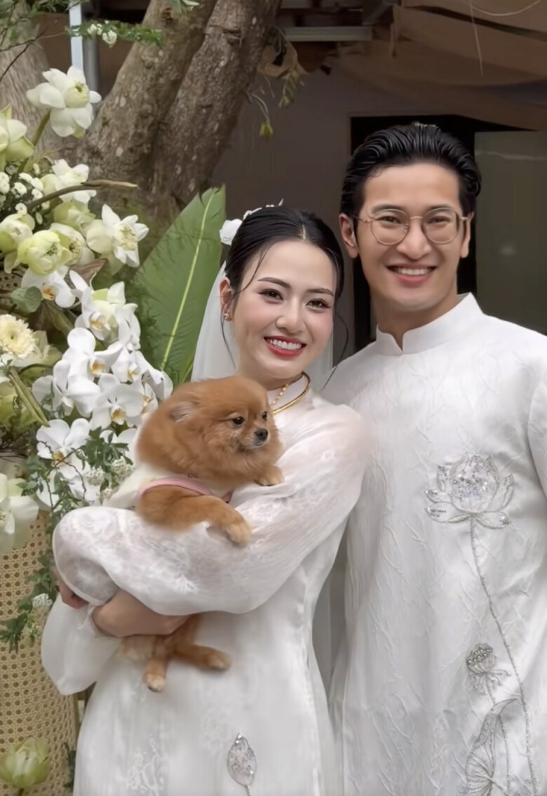 Cặp đôi từng hoãn làm đám cưới vì đại dịch.