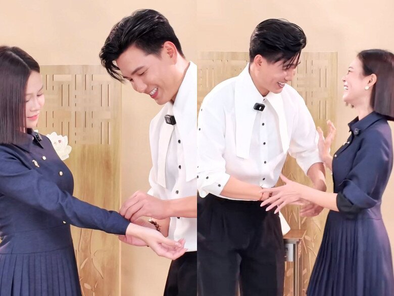 Hai người tương tác tự nhiên, thoải mái.