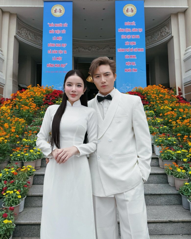 Anh Tú và LyLy thường xuyên bị khán giả bắt gặp xuất hiện bên cạnh nhau trong các sự kiện lẫn cuộc sống thường nhật.