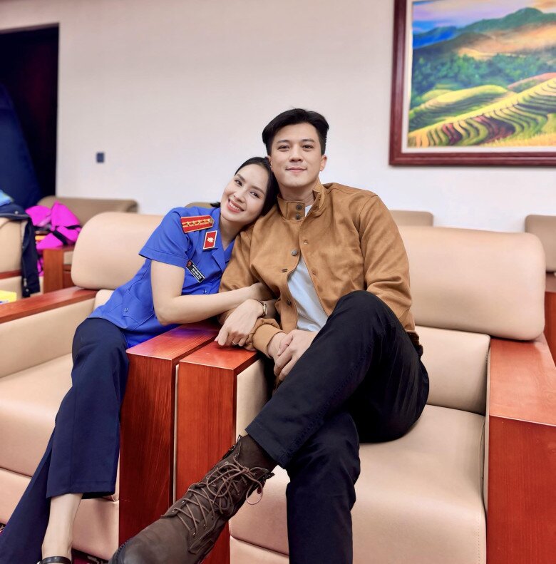 Sự kết hợp giữa sự nhuần nhuyễn, giàu kinh nghiệm của Hồng Diễm và nét diễn điềm đạm nhưng đầy sức nặng của Hà Việt Dũng đã tạo nên một lằn ranh mong manh giữa tình yêu và nguyên tắc công vụ.