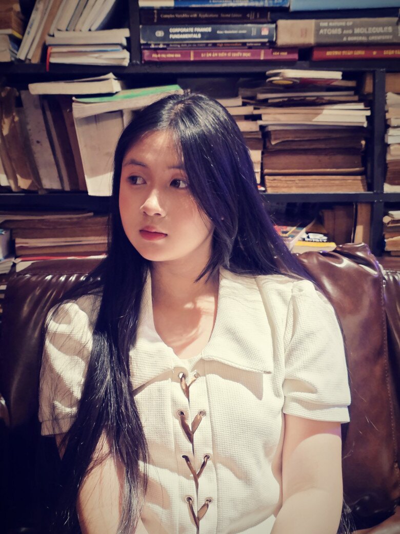 Đôi mắt to tròn là điểm nhấn trên gương mặt của diễn viên nhí.