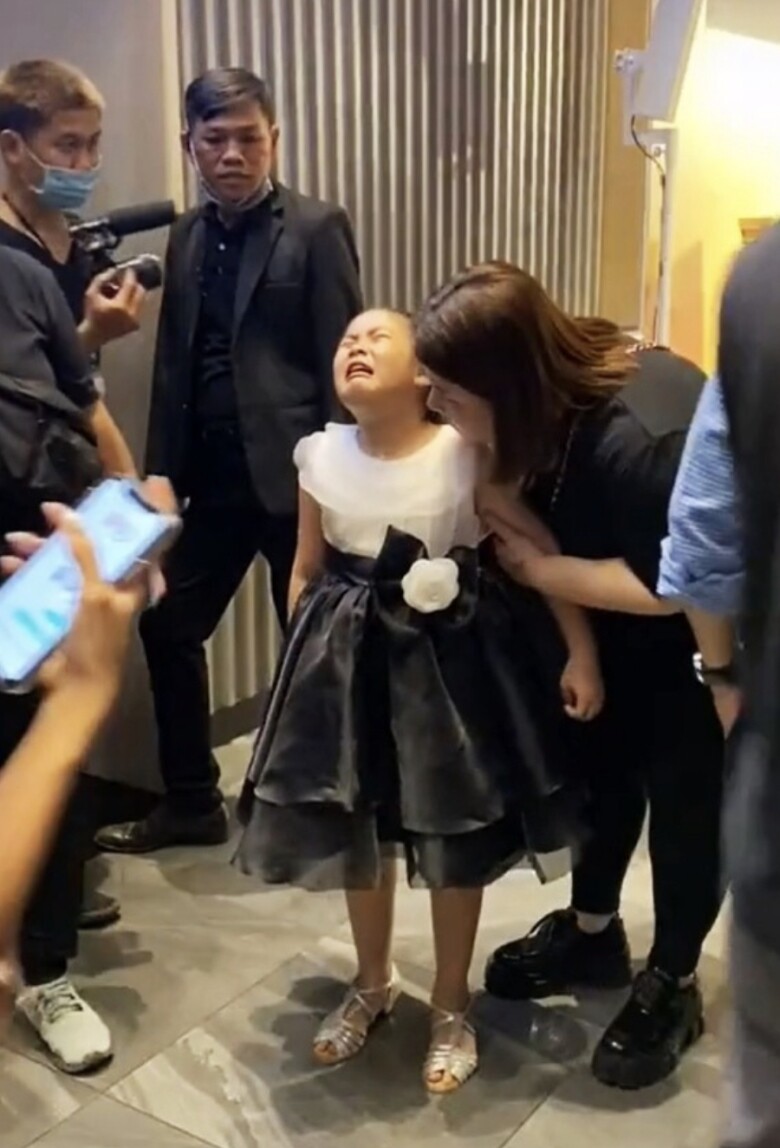 Ngân Chi từng viral vì khoảnh khắc khóc nhè do không được vào rạp xem Bố Già.