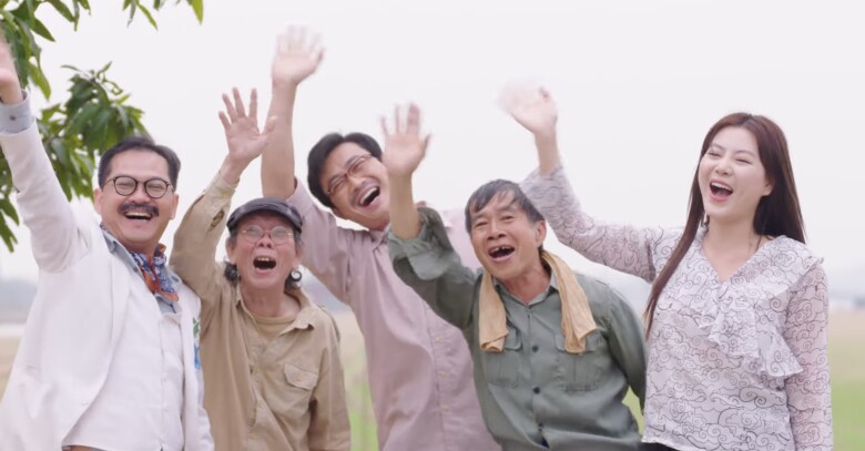 Bộ phim kết thúc khi ông Tích nhận ra thế nào mới là giới tinh hoa thực sự.